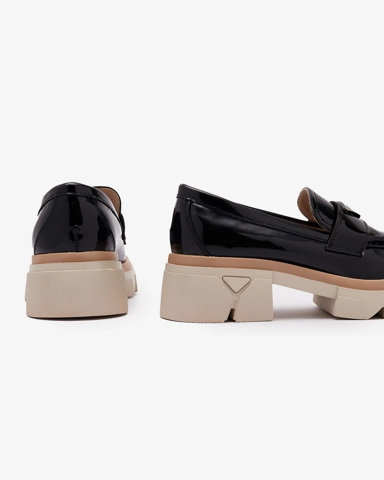 Лакированные женские мокасины черного цвета с декором Sarix - Обувь