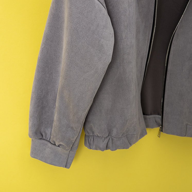 Серая женская куртка