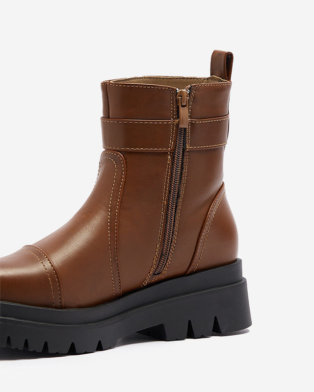 OUTLET Коричневые женские сапоги с пряжкой Utilas - Обувь