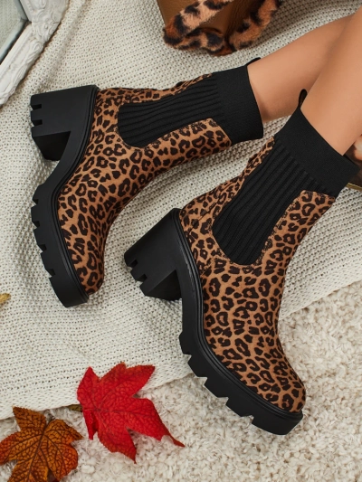 Raštuoti moteriški aulinukai su storu kulnu iš eko zomšos Anthere