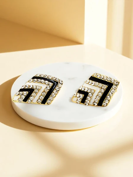 Royalfashion Moteriški įsegami auskarai su cirkonio akmenimis