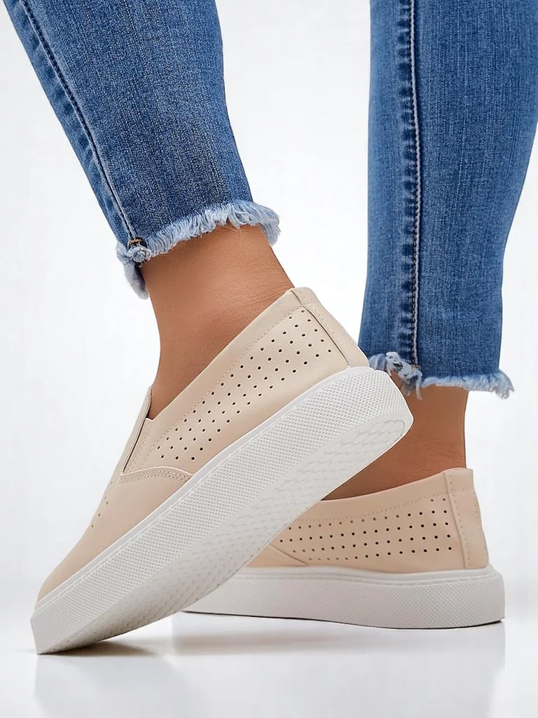 Royalfashion Женские перфорированные слипоны Emillia