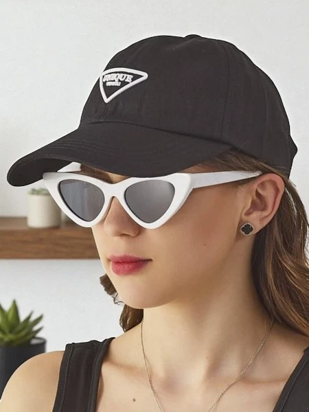 Royalfashion Kepurė su aplikacija Flash Cap