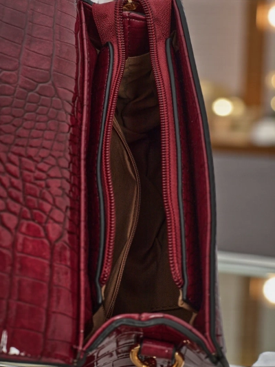 Lakuotas mažas moteriškas rankinukas iš eko odos Veluna