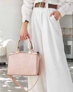 Šviesiai rožinė || rožinis