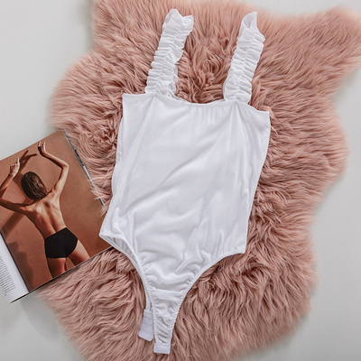 Белое женское боди в рубчик