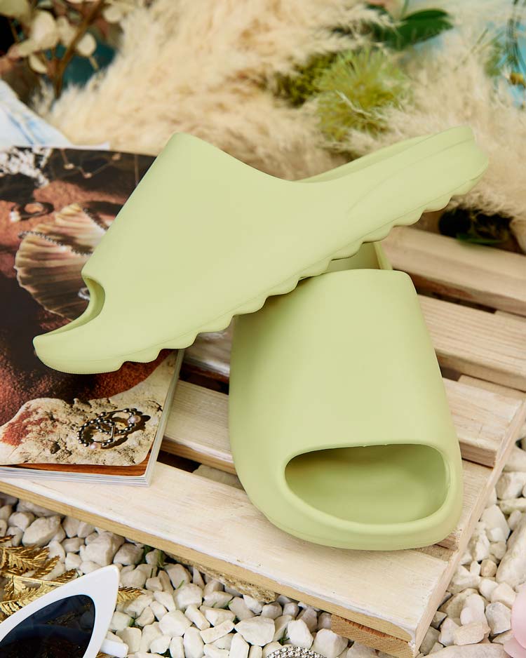 Royalfashion Женские резиновые шлепанцы Getter