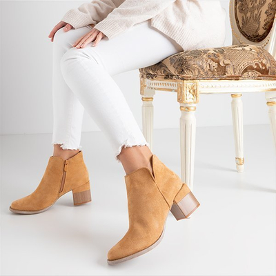 Brązowe damskie botki na słupku Leccia - Obuwie