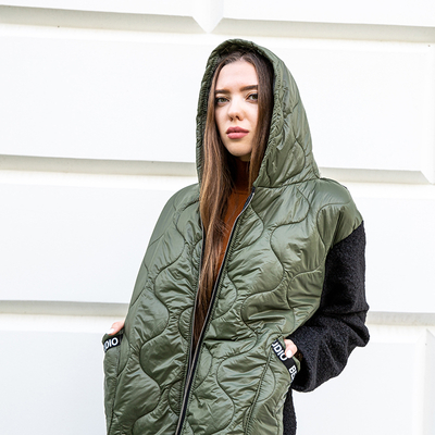 Зеленая женская стеганая куртка