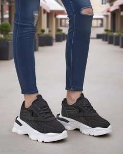 juodas