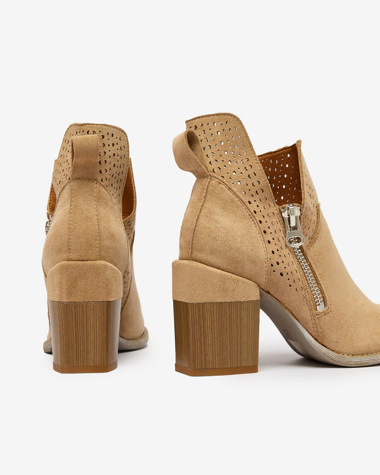 Royalfashion Светло-коричневые ажурные сапоги на шпильке Veviret