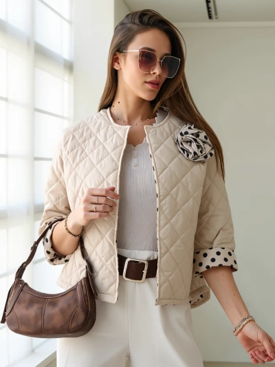 Женская весенне-переходная куртка Royalfashion с цветочным подкладом в горошек