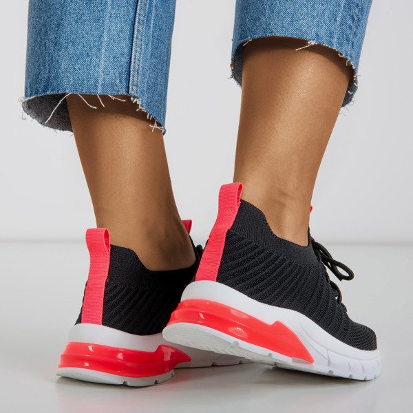 Черные женские кроссовки с розовыми вставками Brighton