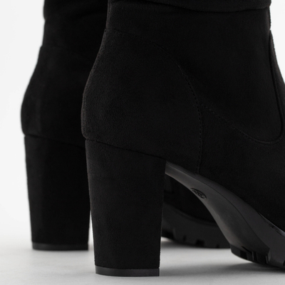 Черные женские сапоги на каблуке Polin