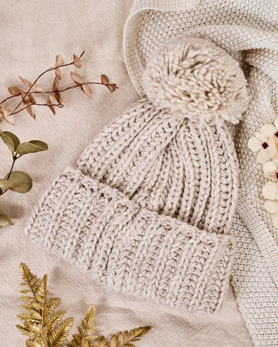 „Royalfashion“ moteriškas megztinis skrybėlė su pomponu