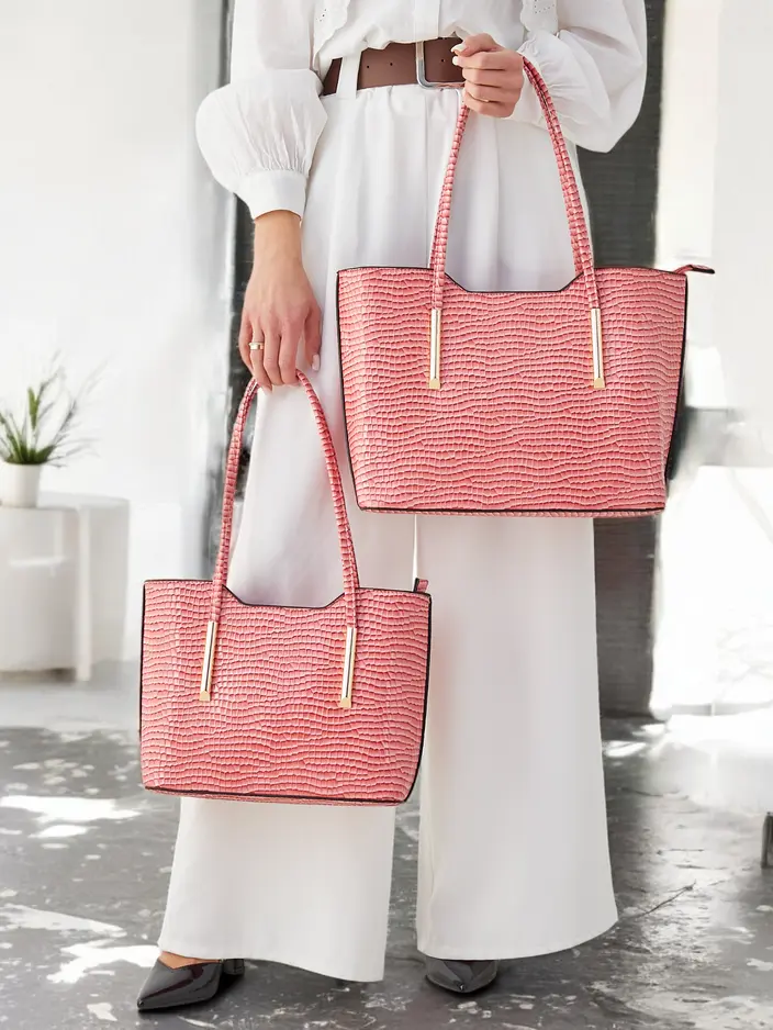 Royalfashion Dvigubo lakavimo odos rankinė su reljefu