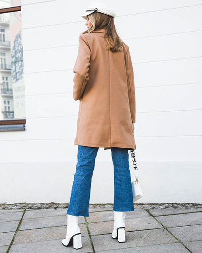 Женское пальто длиной до колен светло-коричневого цвета- Одежда