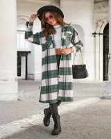 tamsiai žalia || baltas