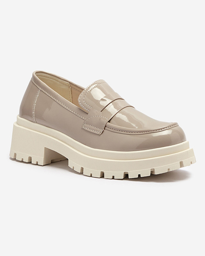 Šviesiai rudi lakuoti mokasinai moterims Noppel Footwear