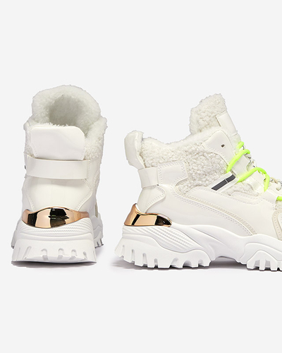 Balti moteriški sportiniai bateliai su kailiu ir neoninės žalios spalvos raišteliais "Sagglo- Footwear"