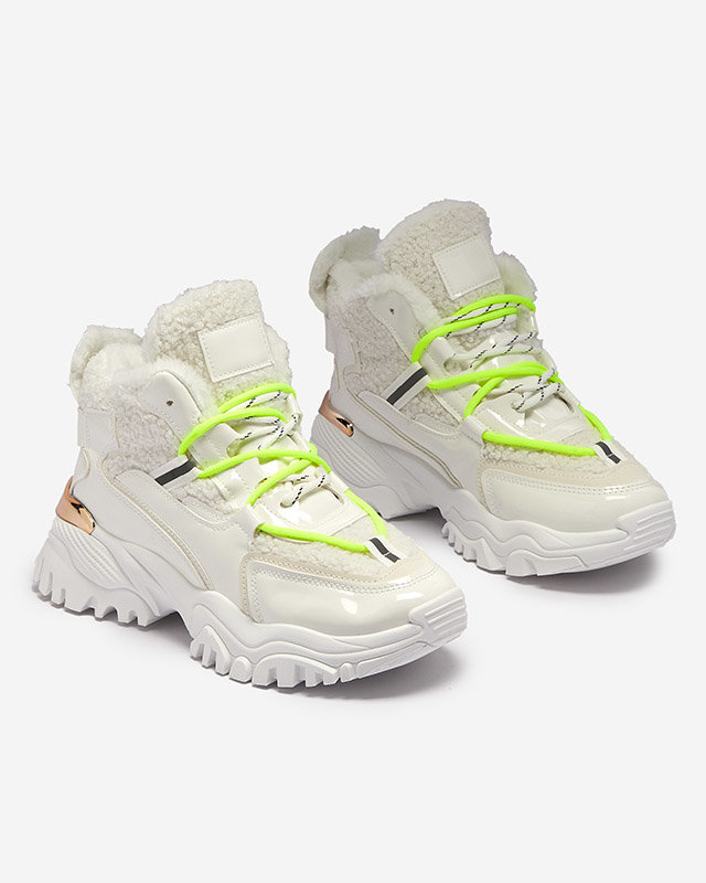 Balti moteriški sportiniai bateliai su kailiu ir neoninės žalios spalvos raišteliais "Sagglo- Footwear"