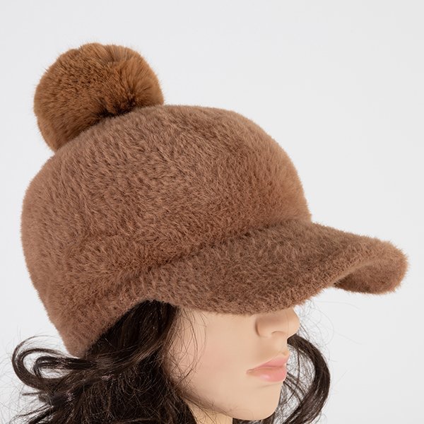 Rudos spalvos moteriška kepurė su pompomis - Kepurės