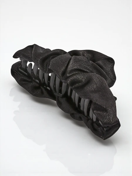 Royalfashion Spinka do włosów z satynową tkaniną – elegancka klamra