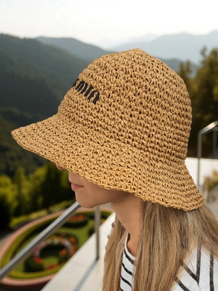 Royalfashion Damski kapelusz letni bucket hat z napisem - Kapelusz dla prawdziwej królowej stylu!