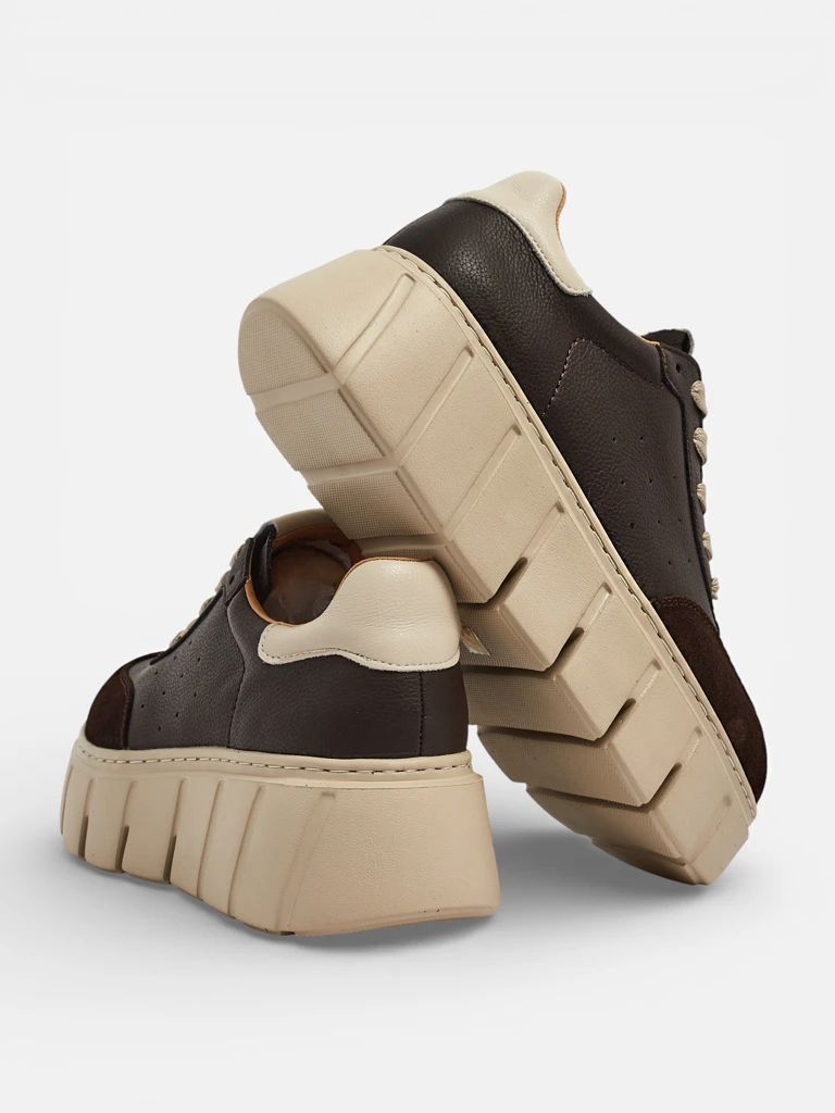 Sportiniai moteriški sportbačiai iš natūralios odos Taures