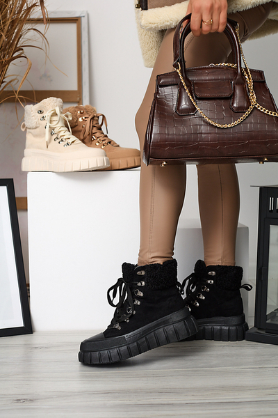 Черные женские сапоги с овчиной Vetic