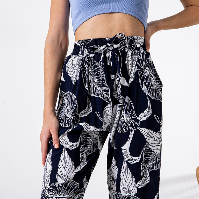 Темно-синие женские брюки с растительным узором