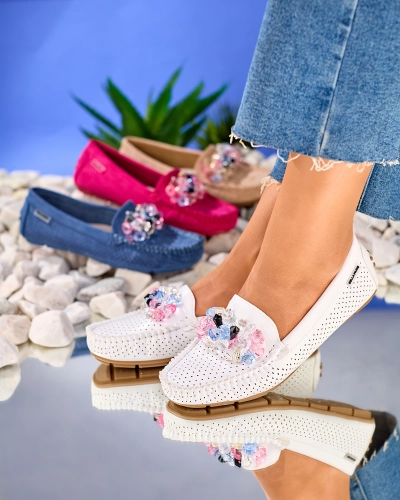 Royalfashion Женские ажурные белые мокасины с декоративными кристаллами Cizzas
