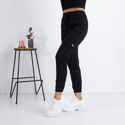 Черные женские брюки-карго с карманами - Брюки