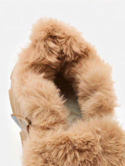 Royalfashion Женские спортивные кроссовки с мехом Nonuas