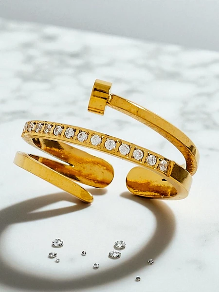 Apyrankė „Dolce Vita“ su dekoratyviniais pakabukais