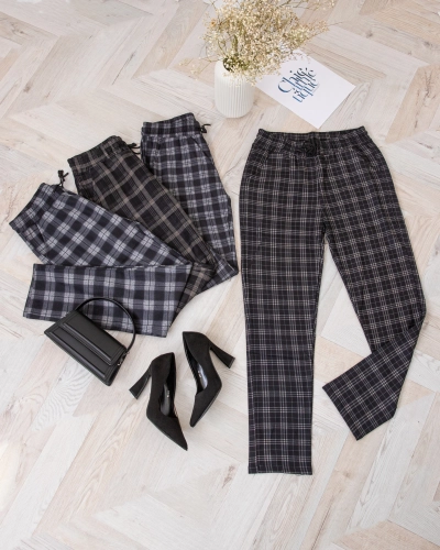 Royalfashion Черные женские широкие брюки из ткани в коричневую клетку