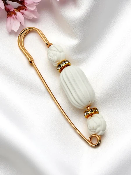 Dekoratyvinė moteriška segė su mažomis rožytėmis Rose Charm