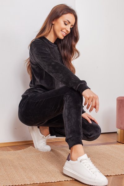 Черный женский спортивный костюм