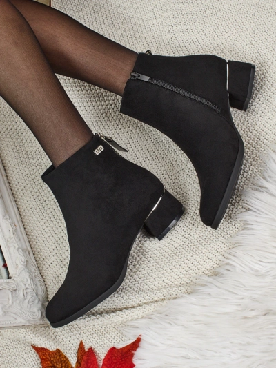 Moteriški eko zomšos aulinukai storu kulnu Arshinea