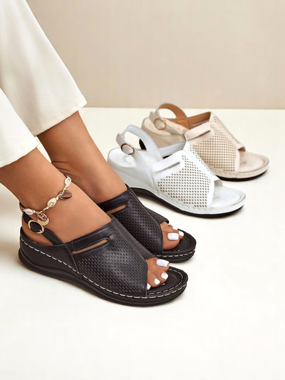 Royalfashion Damskie sandały na niskim koturnie Mira – totalny sztos!