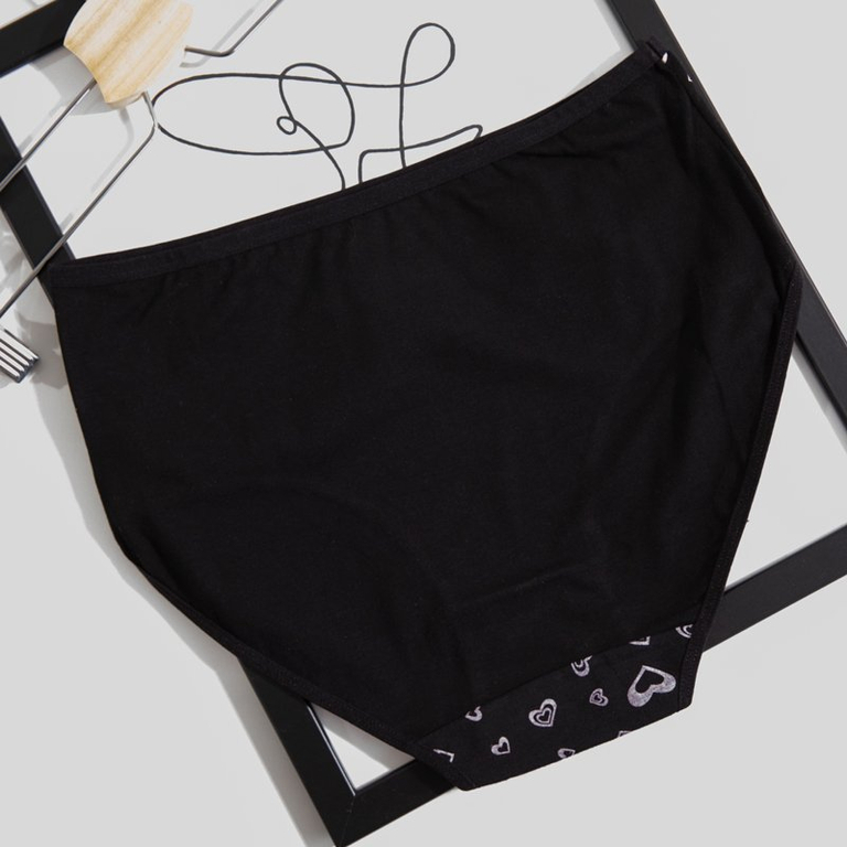 Черные женские трусы с сердечками PLUS SIZE