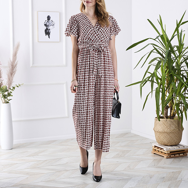 Raštuotas ilgas raudonos spalvos moteriškas kombinezonas su raišteliu - Drabužiai