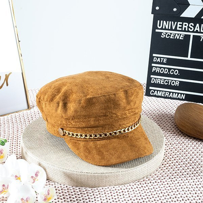 Rudos moteriškos beretės su skydeliu - kepuraitės