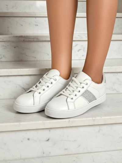 Luminosa Białe Sneakersy z Ekologicznej Skóry