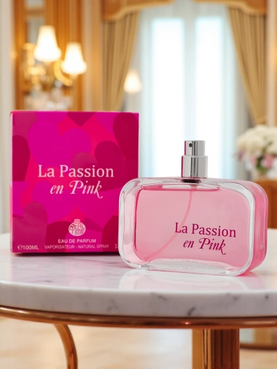Вдохновленная женская парфюмированная вода La Passion en Pink