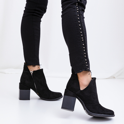 Royalfashion Черные женские сапоги с вырезами Plinara