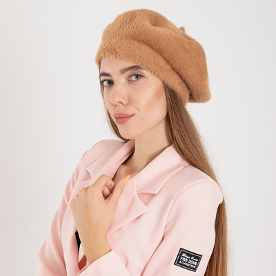 Женский берет цвета кэмел