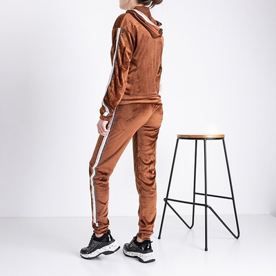 Brązowy damski komplet dresowy z lampasami - Odzież