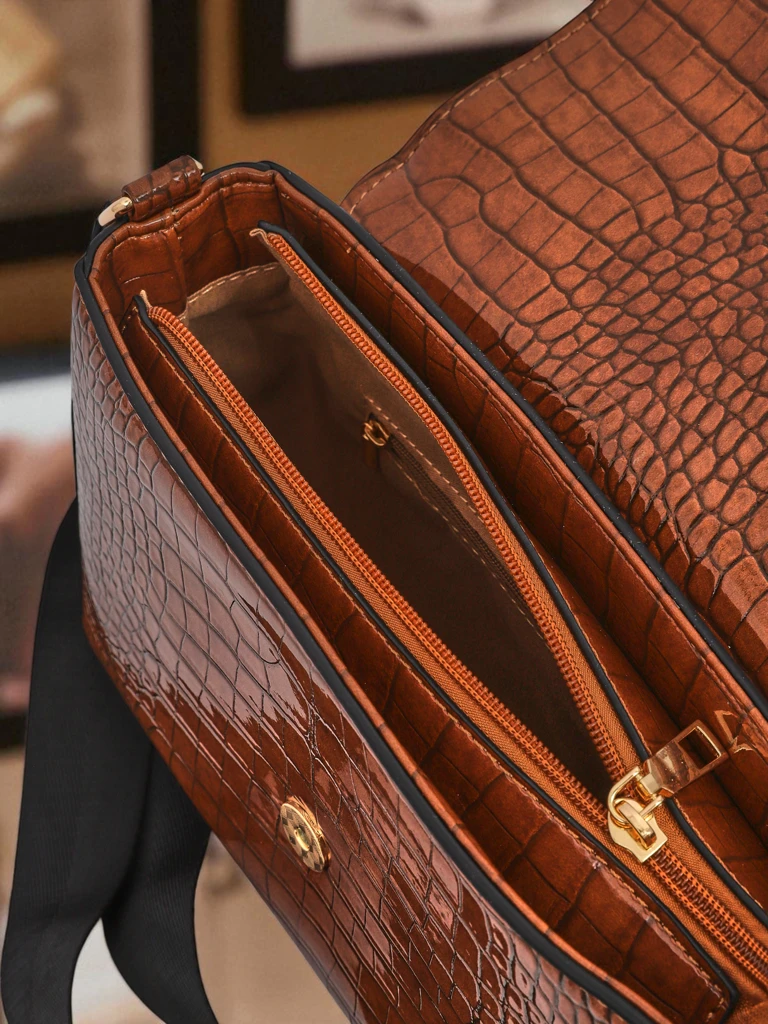 Royalfashion Shiny Small Faux Leather Purse Velia Crest - Straight Fire