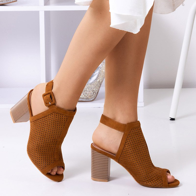 Rudos moteriškos ažūrinės basutės ant „Zira“ stulpo - batai